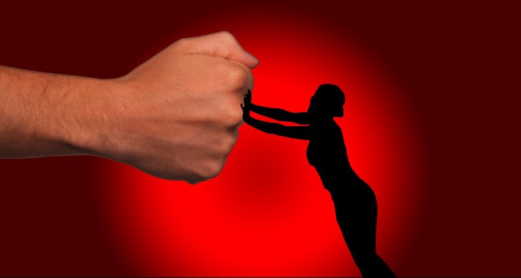 Demeter Melinda: Pofonok tüzében cseperedtél azzá a csodálatos nővé, aki ma vagy