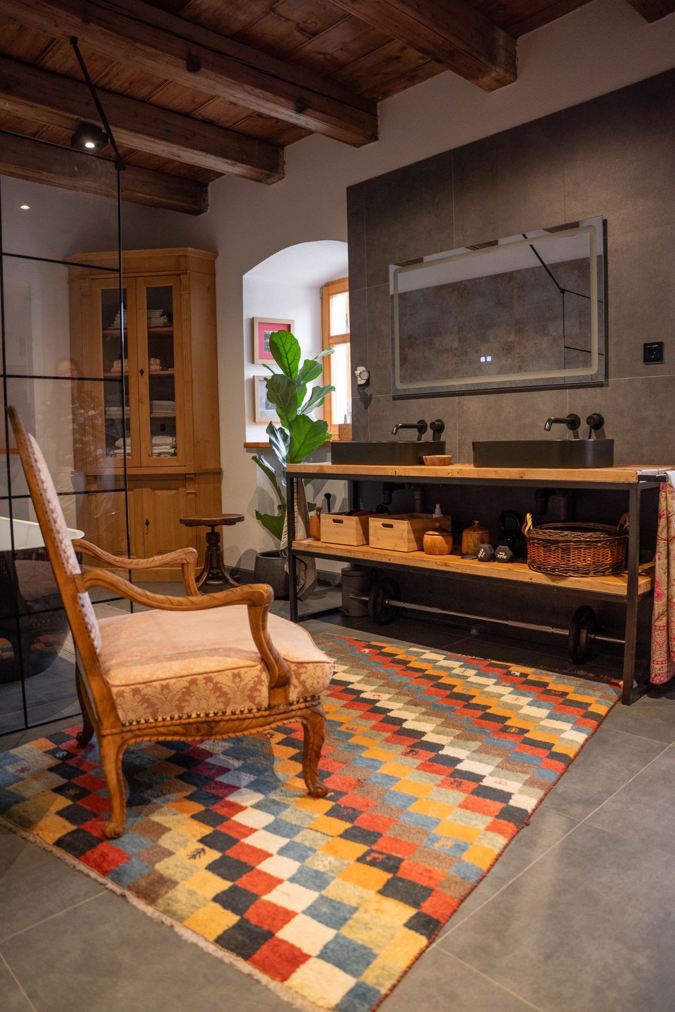 Több száz éves házakban is kialakítható a mai igényeknek megfelelő otthon &bullet;  Fotó: László Ildikó