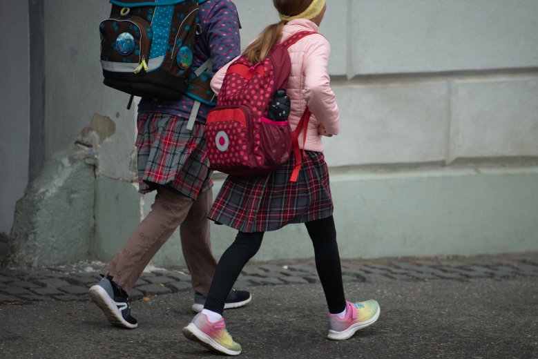 Iskolai egyenruha: mit old meg valójában?