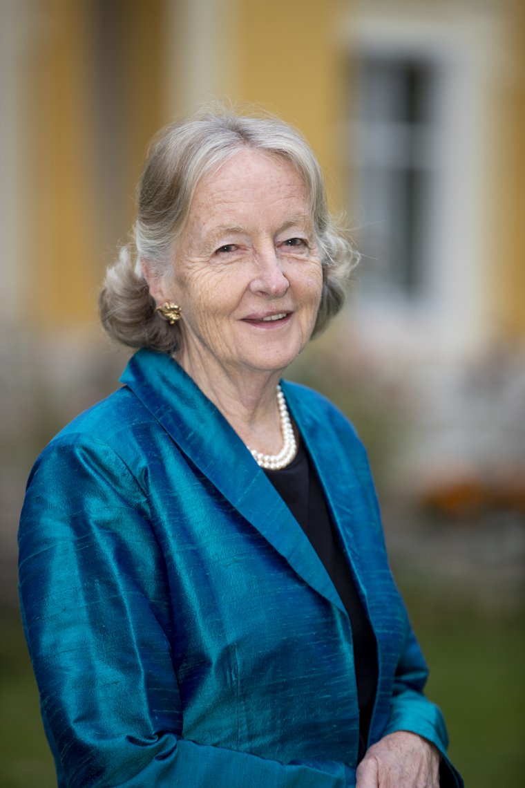 Gróf Mikes Katalin: Traumák és csodák közötti hídon