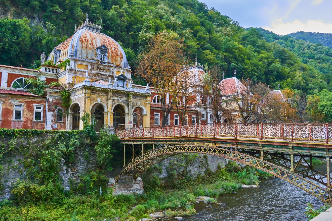 Másnap már vígan kirándult a fürdővárosban megszállt anyaországi turistacsoport 