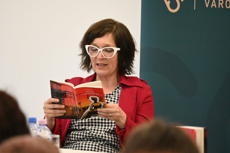 Tíz spontán válasz: Botházi Mária