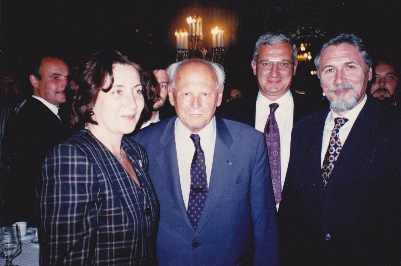 Göncz Árpád magyar és Emil Constantinescu román államfő társaságában, 1997-ben • Fotó: Smaranda Enache archívuma