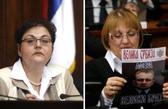 Cipődobálás volt a szerb parlamentben