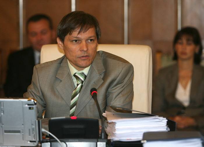 Simán elfogadták Dacian Cioloş kinevezését