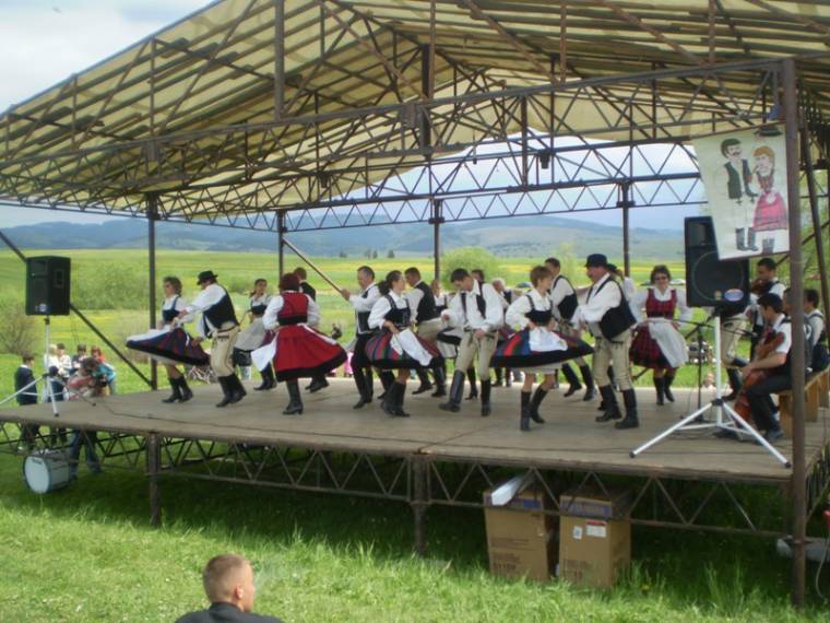 A zene és a tánc ünnepe a Szent Anna Feredőnél