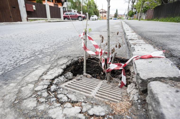 Tengelytörést okozott a beszakadt aknatető