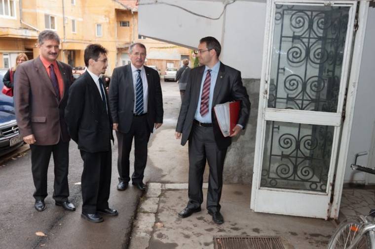 Egymással versenyeznek a Mikó-ügy főszereplői