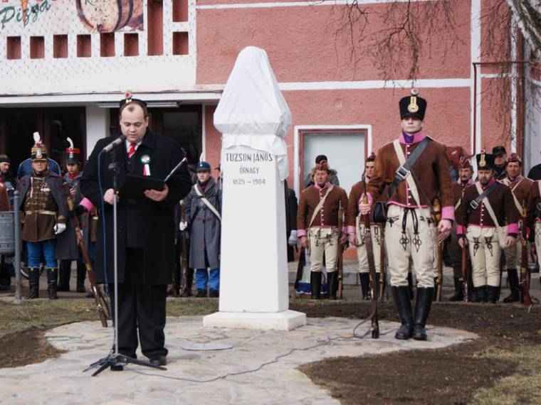 Szoboravatás Kézdivásárhelyen