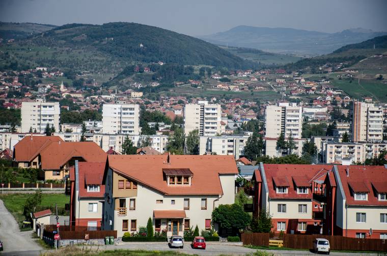 Nehéz megszerezni a lakást, de lemondani sem könnyű róla