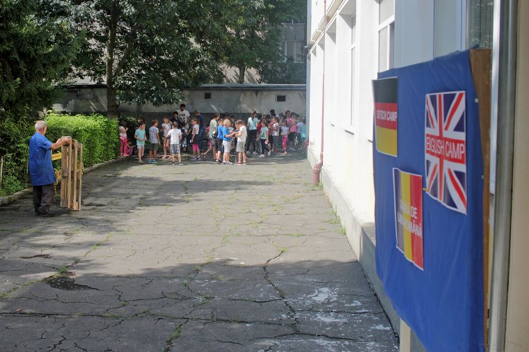 Tábor, ahol életszerű helyzetek szimulálásával gyakorolják a román, angol és német nyelvet a gyerekek