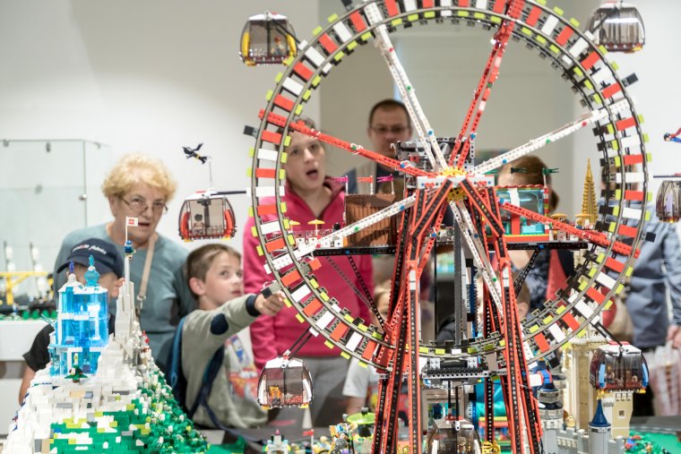 Még két hétig látogatható a székelyudvarhelyi Lego-kiállítás