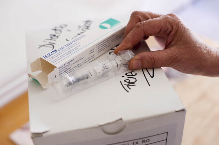 Tavaly még hiány volt belőlük, most megsemmisítés vár a felhalmozott oltóanyagokra