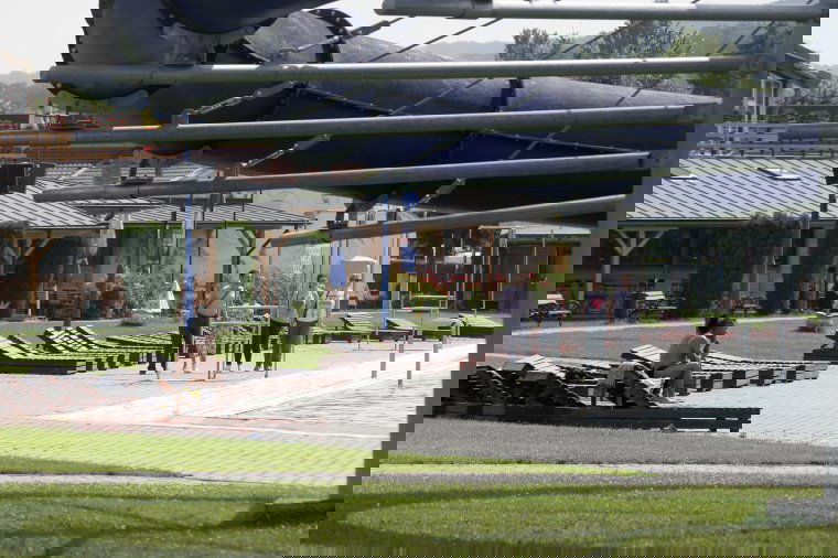 Strandon innen és túl: mindenki várja a jobb időt