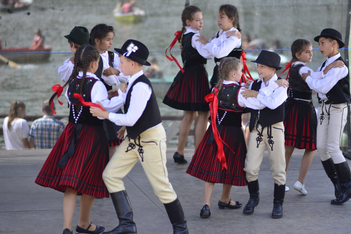 A tánc nyelve közös, mindenki érti – sugallta a produkciókat követő elismerő taps is • Fotó: Kolozsi-Borsos Gábor