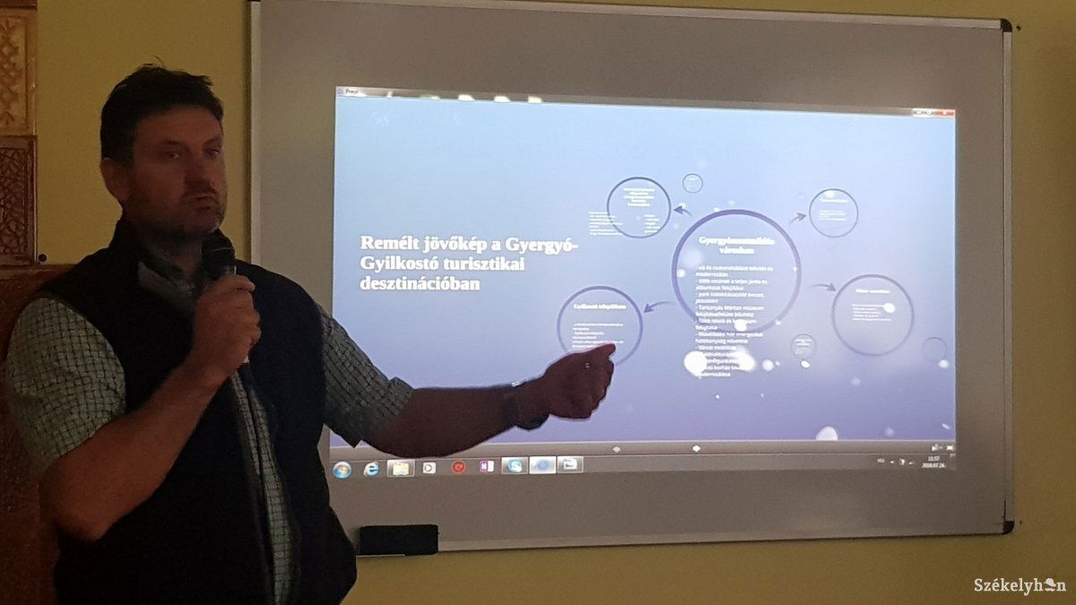 Simon László előadása a jövőbe mutatott. Szép remények vannak •  Fotó: Balázs Katalin