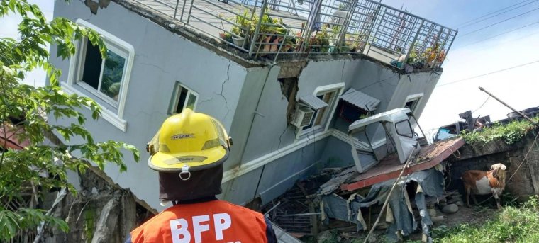 6,9-es erősségű földrengés pusztított a Fülöp-szigeteken, sok az áldozat