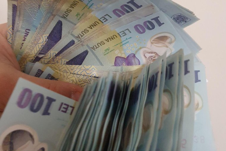 Elmondta a miniszterelnök, hogy minek kell teljesülnie, hogy újra növelni lehessen a közalkalmazotti béreket és nyugdíjakat