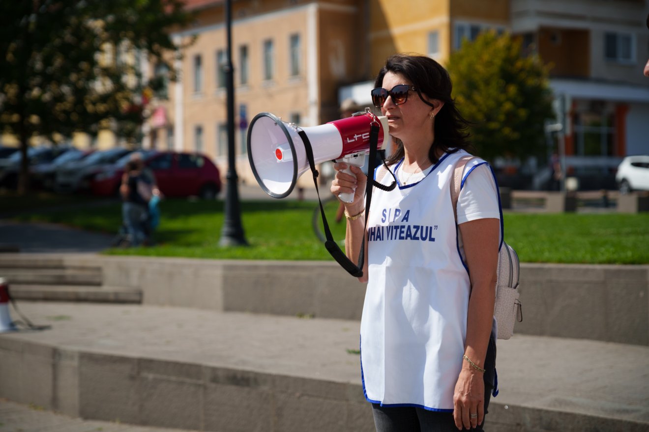 Apafi Iuliana: minden olyan intézkedés, amely ennek az országnak a megmentését szolgálná, az oktatással kezdődik •  Fotó: Tuchiluș Alex