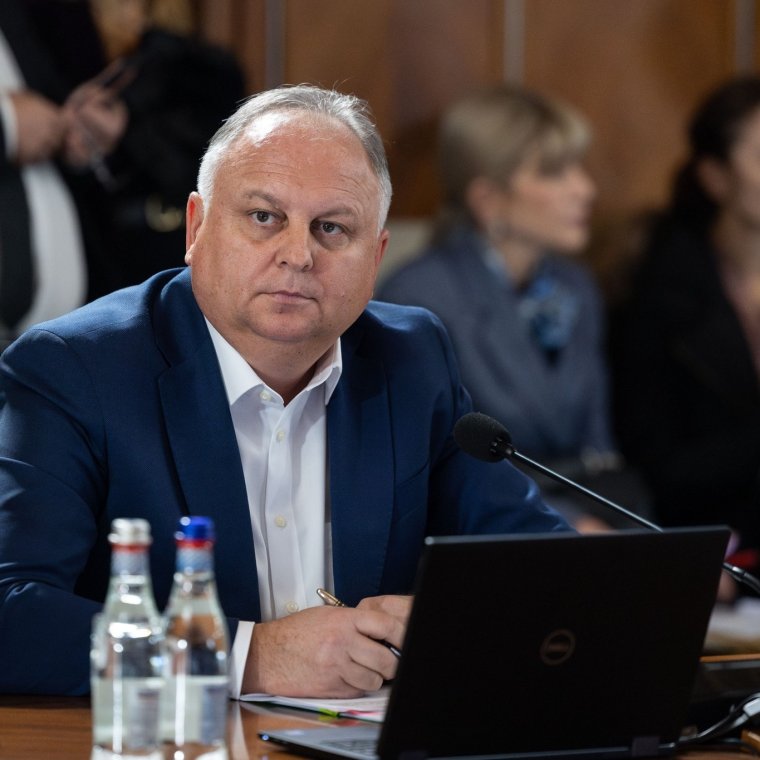 Államtitkárt vett őrizetbe a korrupcióellenes ügyészség