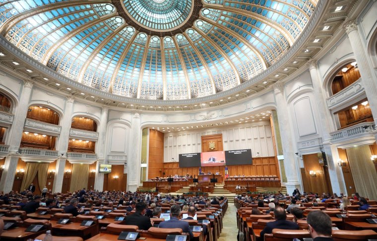 Charlie Kirk meggyilkolása: Bukarestben megtették, amit az Európai Parlamentben nem lehetett