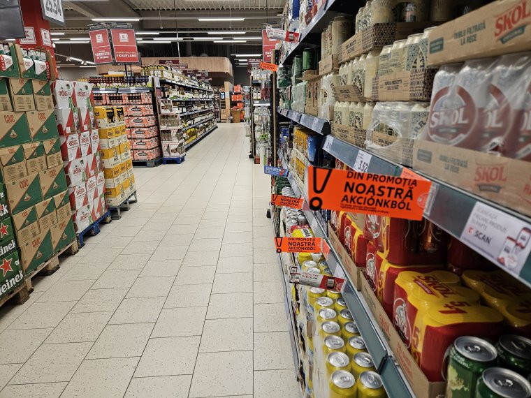 Jóváhagyja a kormány az alapélelmiszerek árréskorlátozásának meghosszabbítását