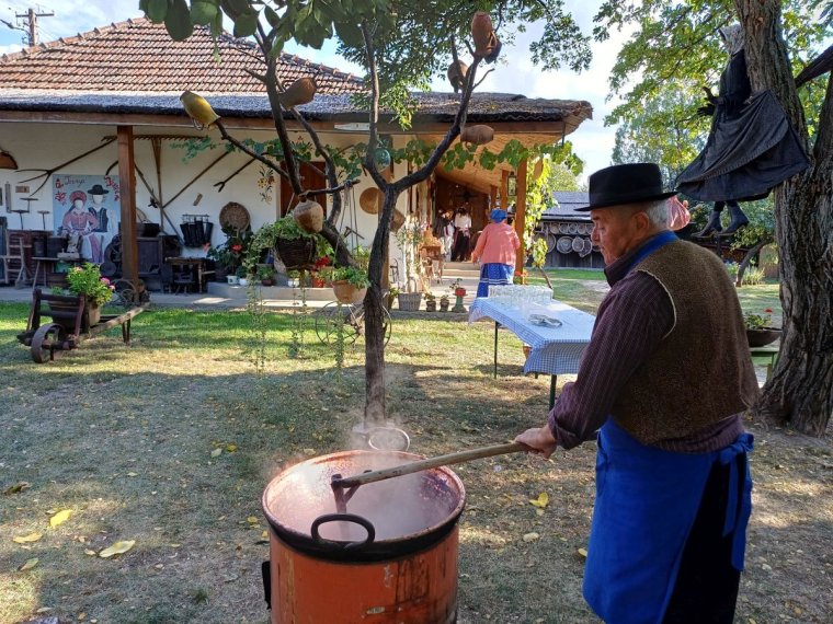 Gasztronómia és hagyományéltetés: Szilvanap a Tornyai Tájházban
