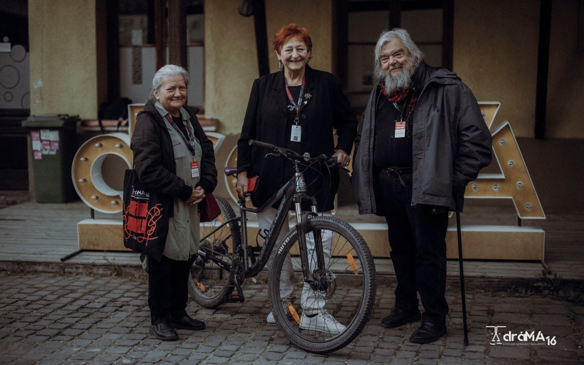•  Fotó: Forrás: Tomcsa Sándor Színház
