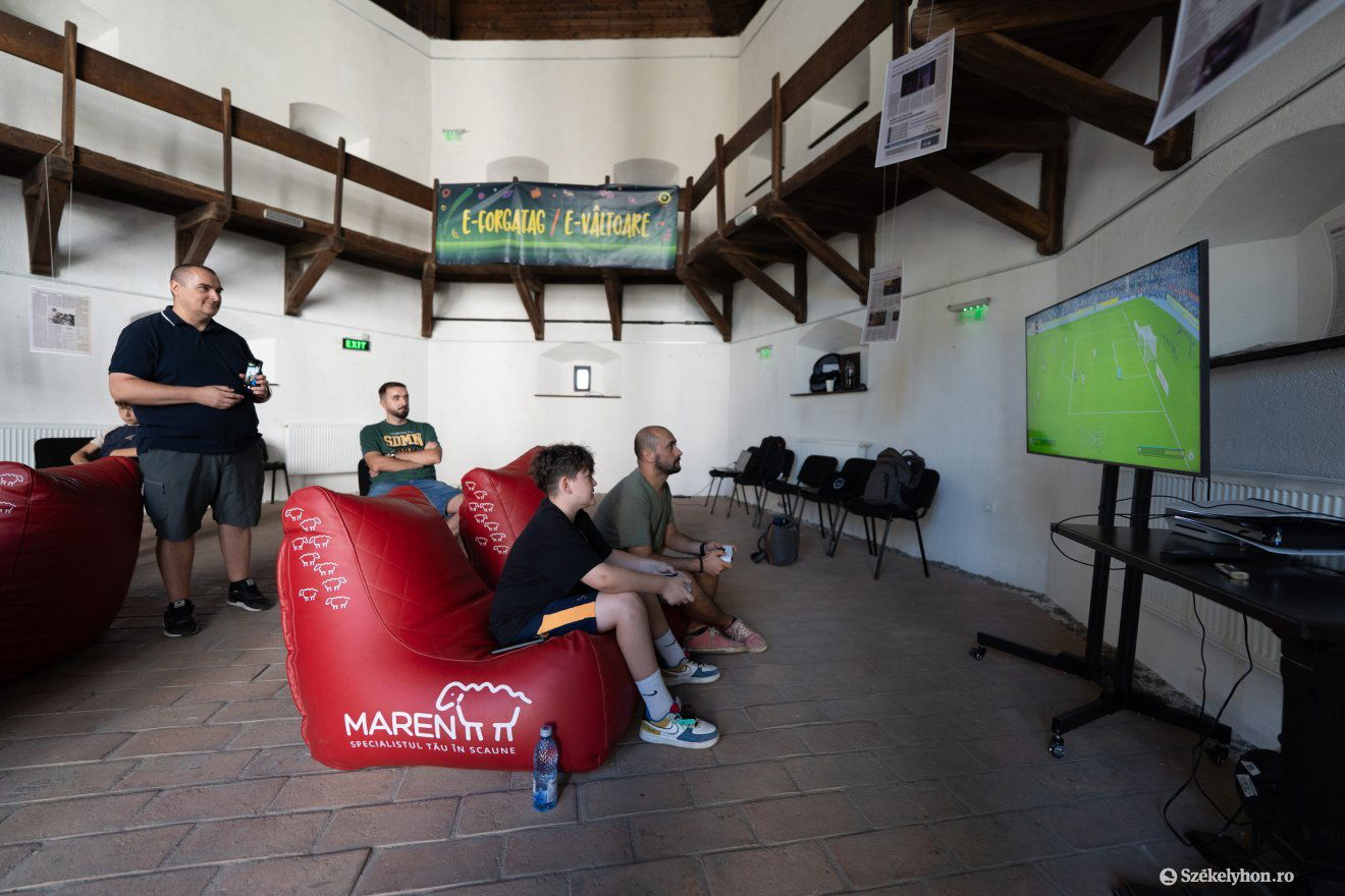 Digitális Arénában zajlik a FiFA-bajnokság •  Fotó: Haáz Vince