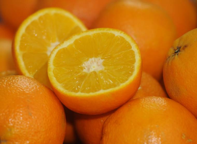 Kesztyűs kézzel kell bánni a citrusfélékkel