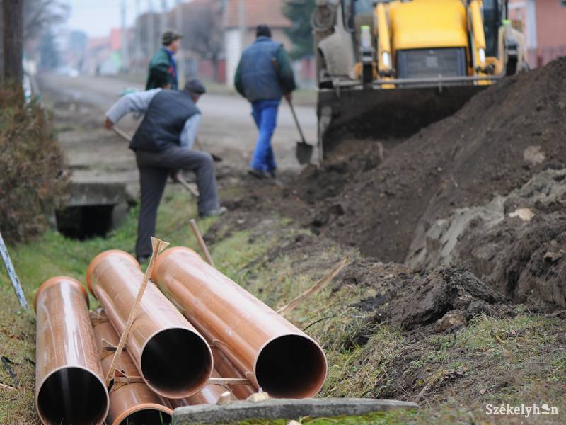 Az optimista forgatókönyv szerint a munka nehezét 2019-ben végeznék el a kivitelezők 