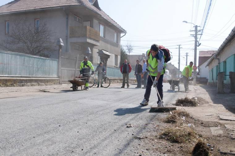 Átvette az utcák takarítását az Eco-Csík