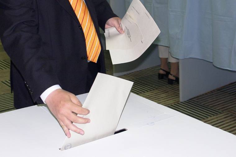 Tesznek a tanügyminiszter kérésére a MOGYE-n