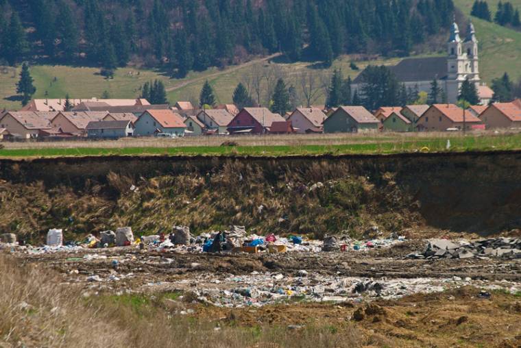 Át kell adni a megyének a hulladéktározót