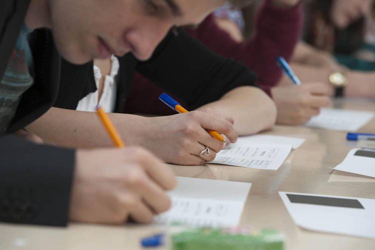 Majdnem ezerötszázan pótérettségiznek