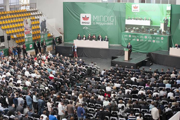 Belpolitikai játszmák része az RMDSZ