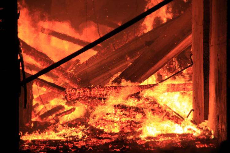 Tűz a csíkszentmártoni brikettgyárban