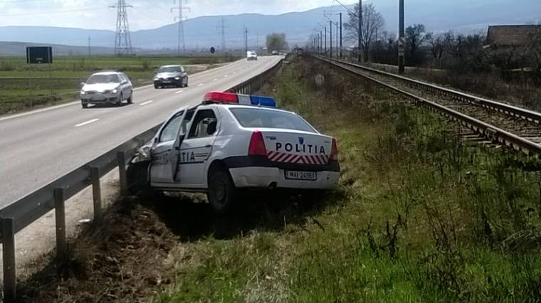 Balesetezett egy rendőrautó