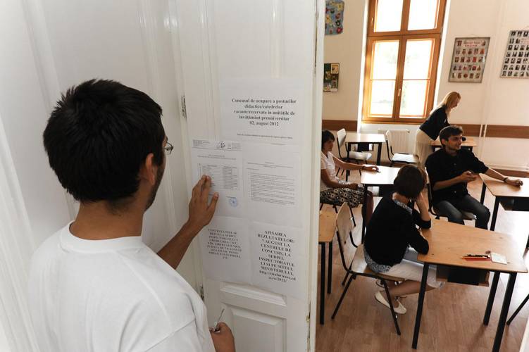 Korrupcióval gyanúsítanak egy háromszéki tanfelügyelőt