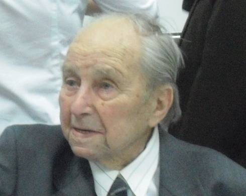 Egy évszázad festményekkel és őrangyalokkal