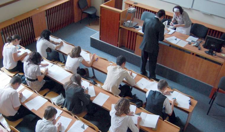 Megfigyelőket küldhetnek a szülők az érettségire