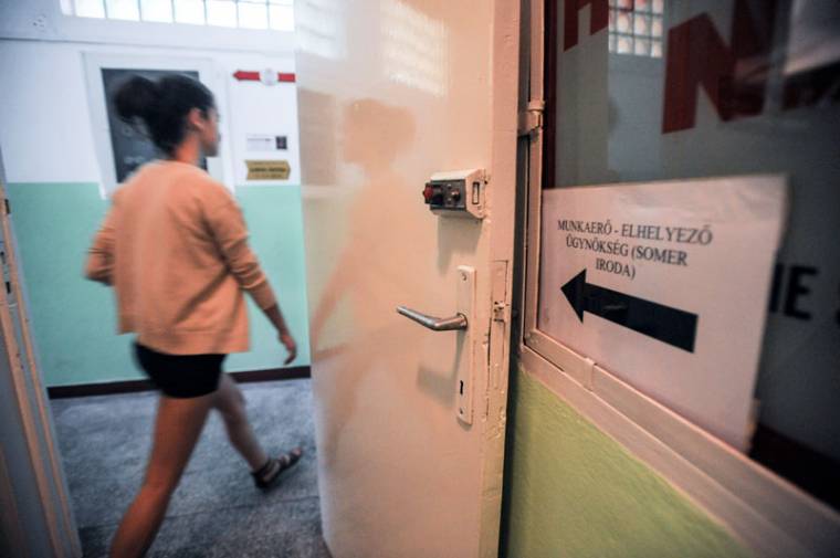 Románia lakosságának 13 százaléka külföldön dolgozik