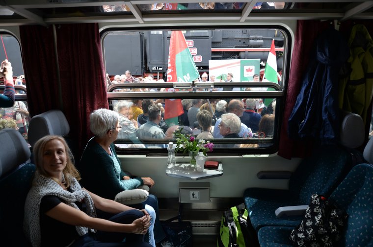 Minden idők leghosszabb zarándokvonata indul a csíksomlyói pápai misére