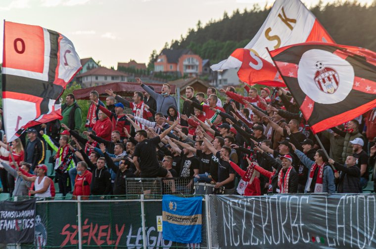 Liga 1: kezdődik a derbik szezonja, szurkolókkal a lelátón