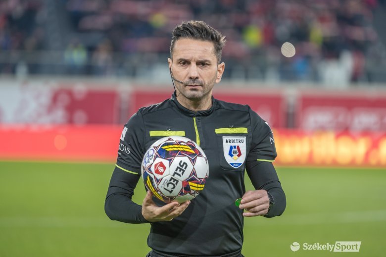 Az edzők letehetik a nyakbaakasztót, jön az ötödik játékvezető, változtak az átigazolási időszakok
