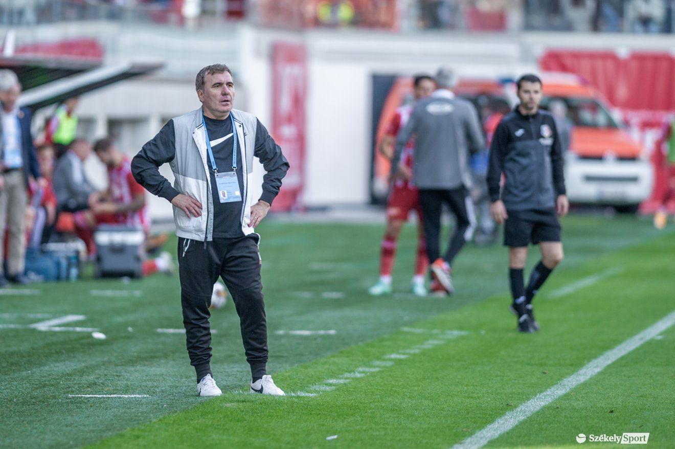 Hagi szerint nem tud eleget a FRF „bizonyos követelményeinek”, másrészt erős klubot akar építeni a a Farulnál •  Fotó: Pinti Attila
