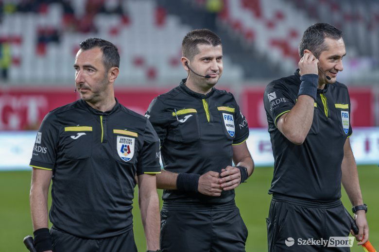 Meccs közben lecserélték a játékvezetőt, szoros a kiesési harc a Szuperligában (videóval)