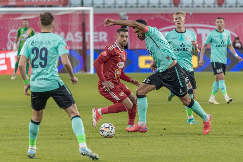 Eldőlt Marius Coman sorsa, piros-fehér mezben folytatja