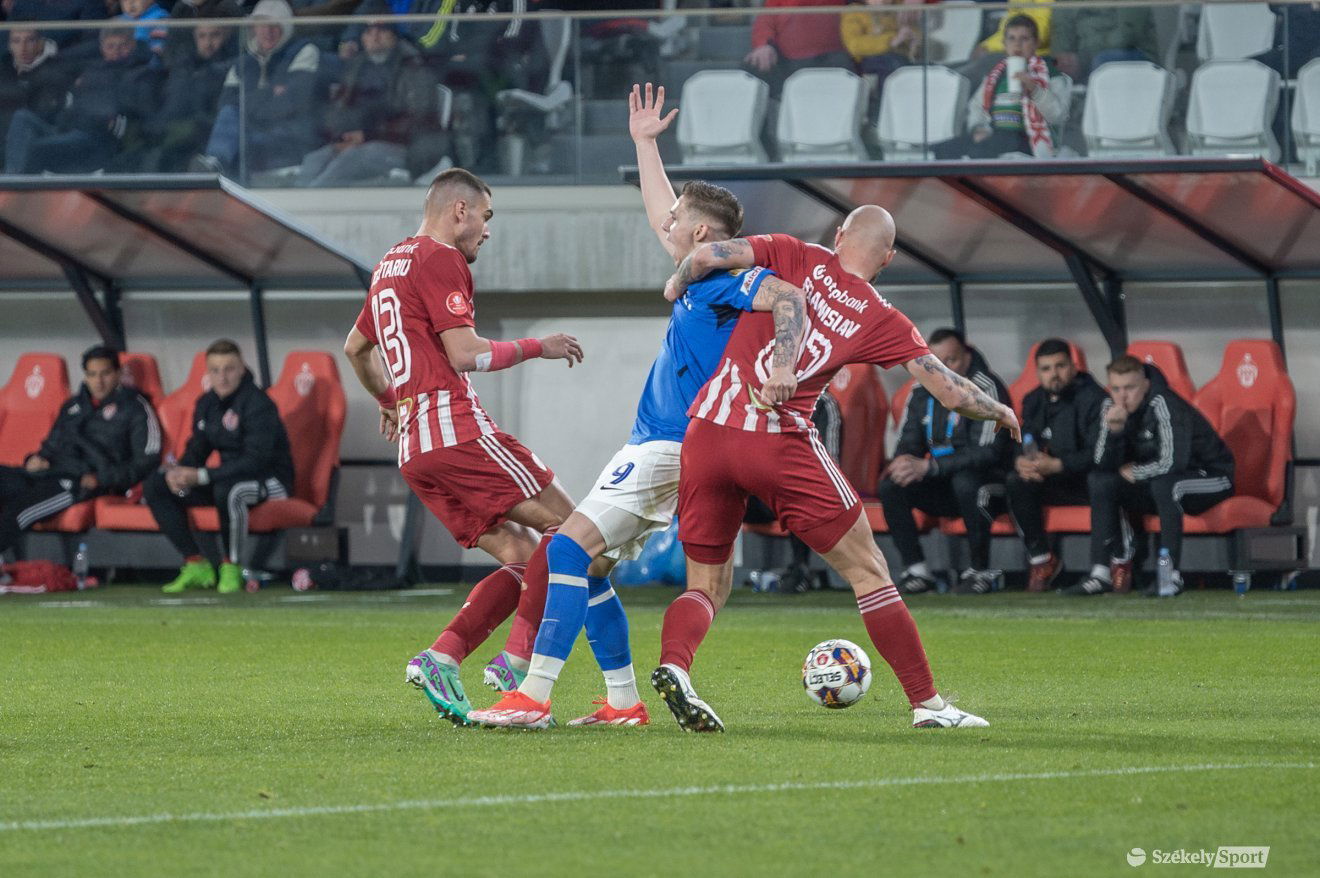 Branislav Ninaj hiánya megérződött a Sepsi OSK védelmében •  Fotó: Pinti Attila