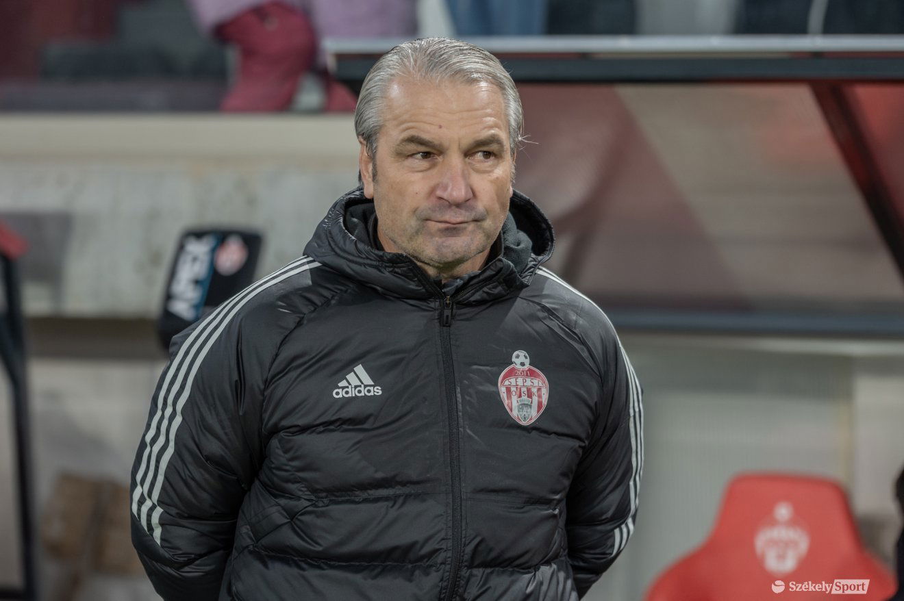 Bernd Storck vezetőedző leginkább az erőnléti felkészülésre helyezi a hangsúlyt •  Fotó: Pinti Attila